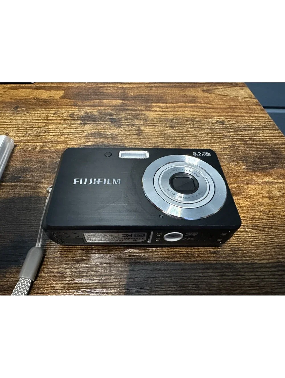 Fujifilm FinePix J10 Digital Camera 8.2MP w/ Original Box + 8GB SD Card